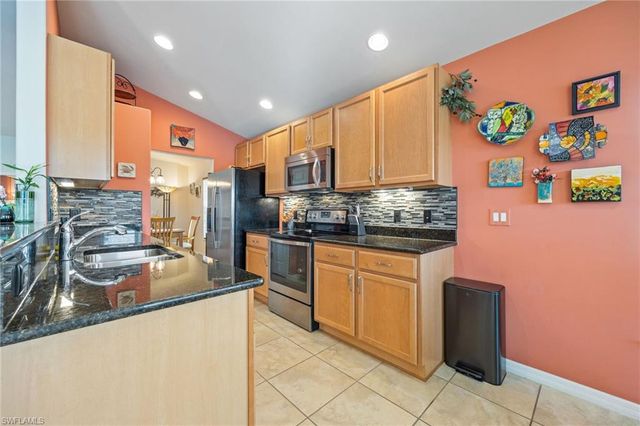 2542 Greendale PL, Cape Coral, FL 33991