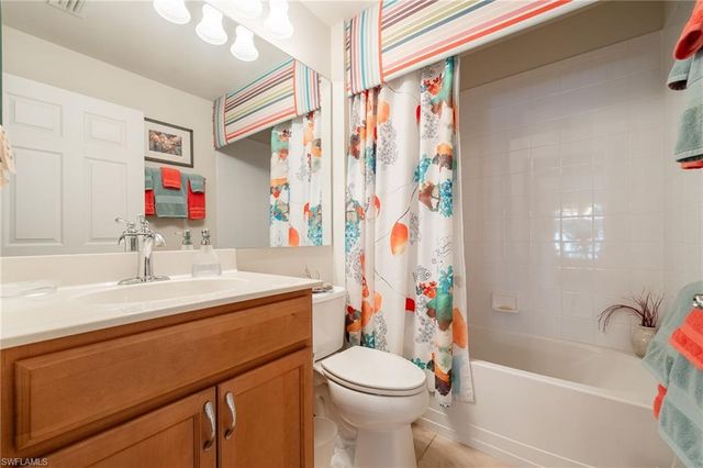 2542 Greendale PL, Cape Coral, FL 33991