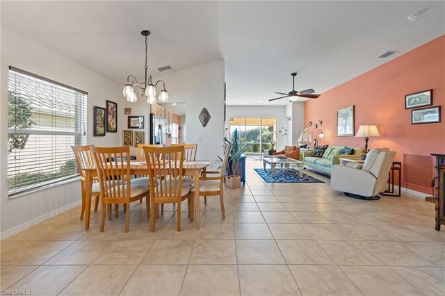 2542 Greendale PL, Cape Coral, FL 33991