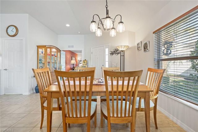 2542 Greendale PL, Cape Coral, FL 33991