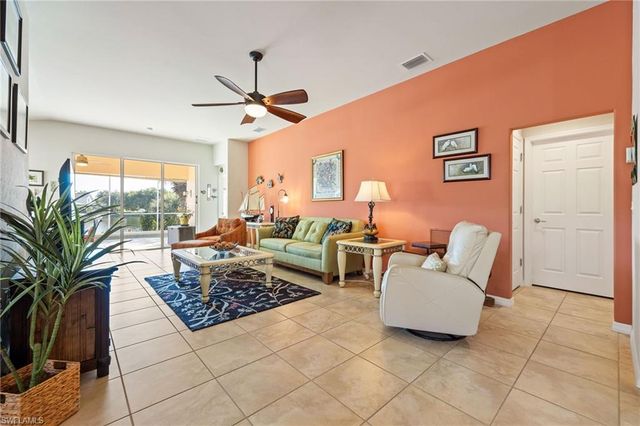 2542 Greendale PL, Cape Coral, FL 33991