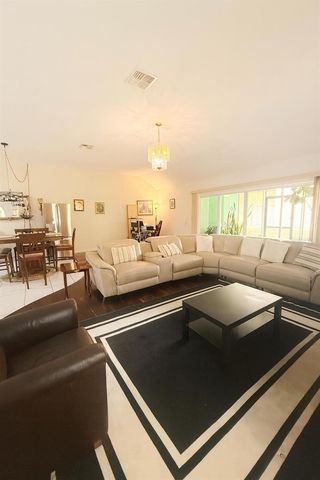 1001 UNIVERSAL REST PLACE, Kissimmee, FL 34744