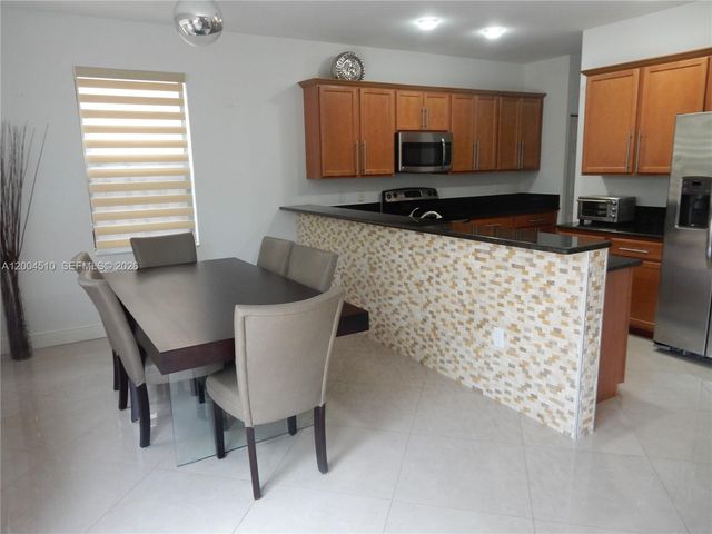 11455 NW 88th Ln, Doral, FL 33178