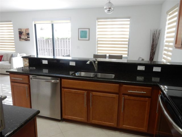 11455 NW 88th Ln, Doral, FL 33178