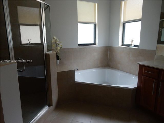 11455 NW 88th Ln, Doral, FL 33178