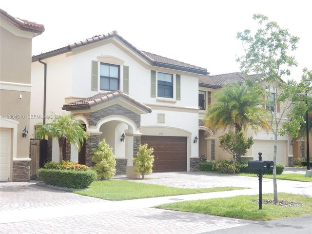 11455 NW 88th Ln, Doral, FL 33178