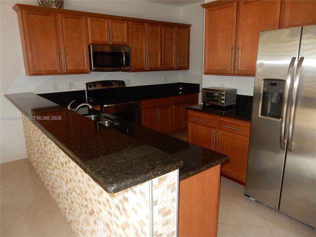11455 NW 88th Ln, Doral, FL 33178