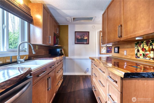 1555 Panorama Drive, Point Roberts, WA 98281