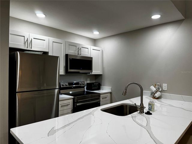 4707 WINSLOW BEACON 2, Sarasota, FL 34235