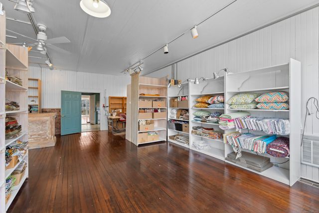 60 Lyme Street, Old Lyme, CT 06371