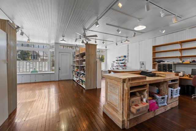 60 Lyme Street, Old Lyme, CT 06371