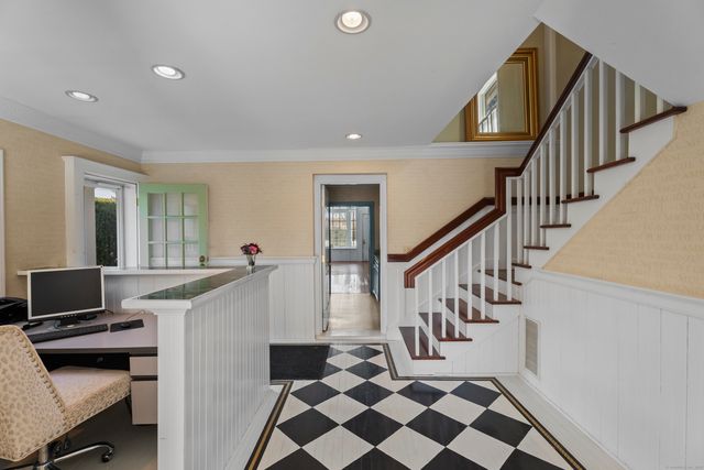 60 Lyme Street, Old Lyme, CT 06371