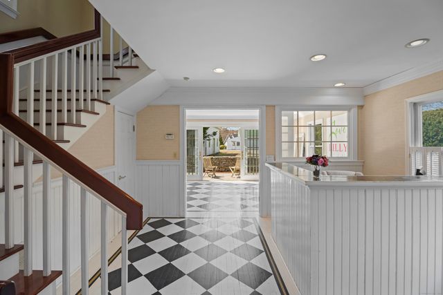 60 Lyme Street, Old Lyme, CT 06371