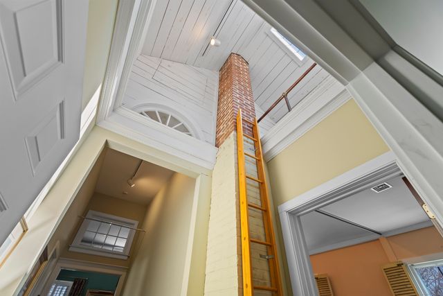 60 Lyme Street, Old Lyme, CT 06371