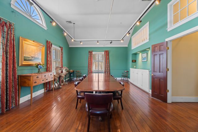 60 Lyme Street, Old Lyme, CT 06371