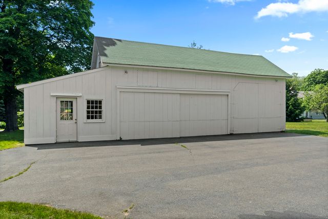 60 Lyme Street, Old Lyme, CT 06371