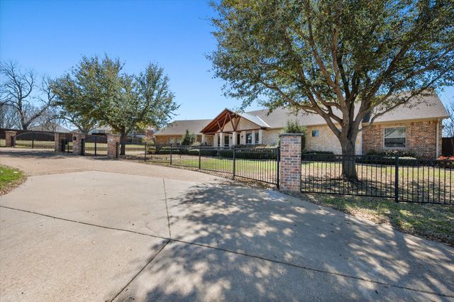 895 Bardin Road, Grand Prairie, TX 75052