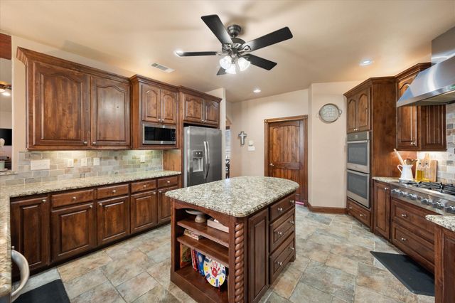 895 Bardin Road, Grand Prairie, TX 75052