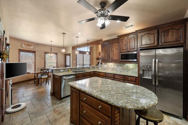 895 Bardin Road, Grand Prairie, TX 75052