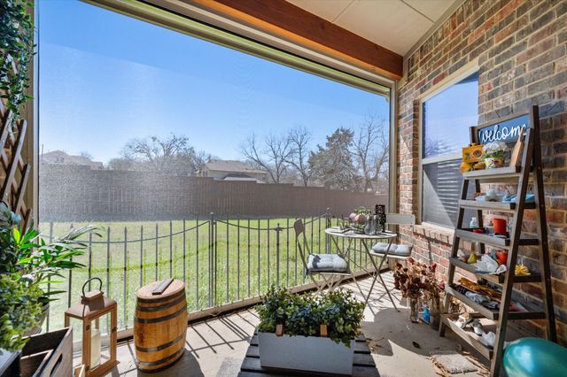 895 Bardin Road, Grand Prairie, TX 75052