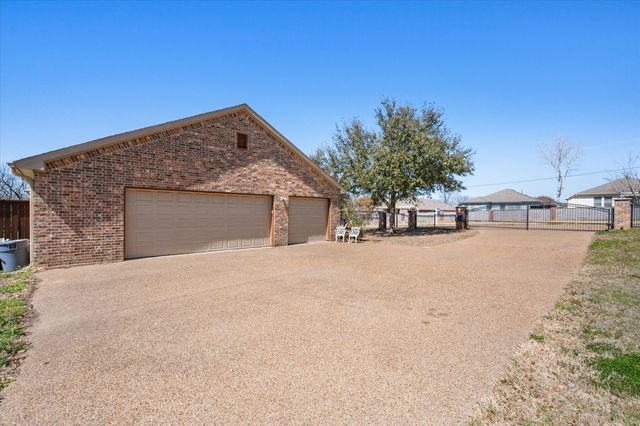 895 Bardin Road, Grand Prairie, TX 75052