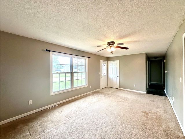 507 Maplewood Drive, Center Point, IA 52213