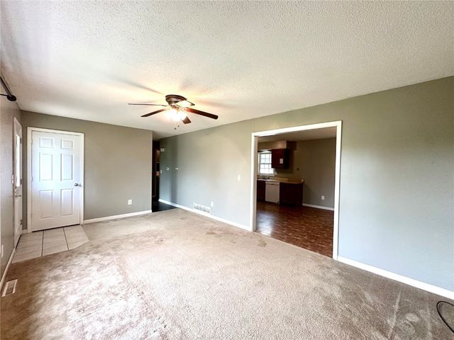 507 Maplewood Drive, Center Point, IA 52213