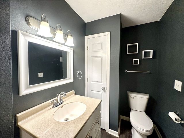 507 Maplewood Drive, Center Point, IA 52213