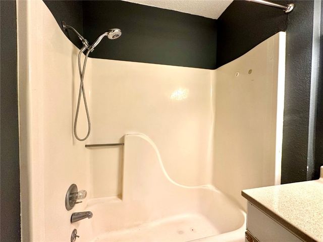 507 Maplewood Drive, Center Point, IA 52213