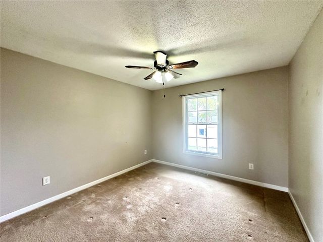 507 Maplewood Drive, Center Point, IA 52213