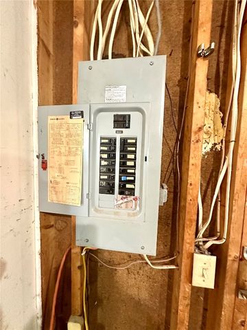 507 Maplewood Drive, Center Point, IA 52213