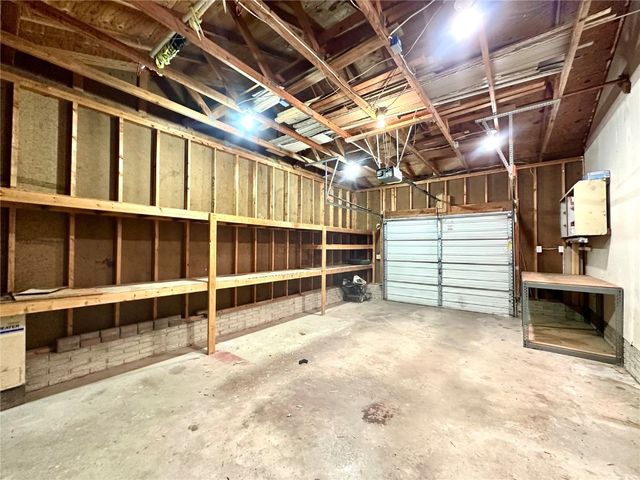 507 Maplewood Drive, Center Point, IA 52213