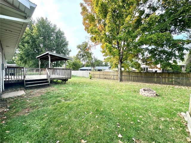 507 Maplewood Drive, Center Point, IA 52213