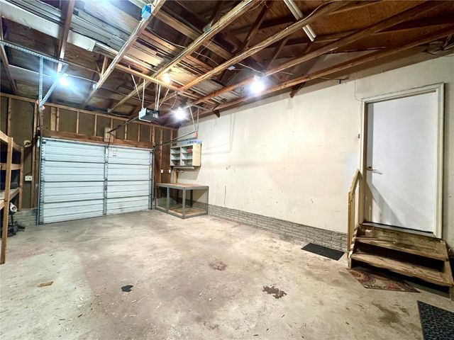 507 Maplewood Drive, Center Point, IA 52213