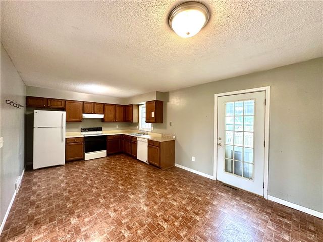 507 Maplewood Drive, Center Point, IA 52213