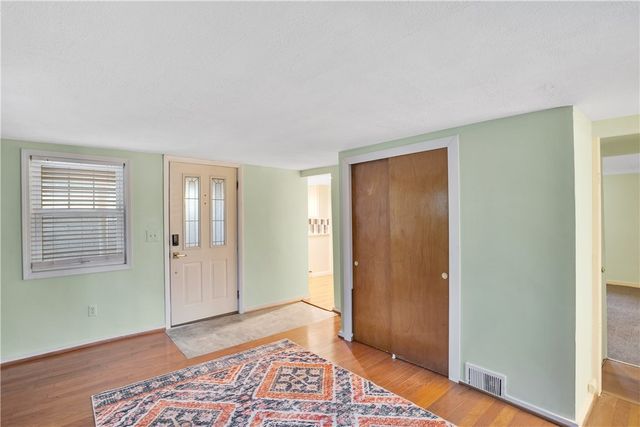 121 College Ave, Plum Boro, PA 15239