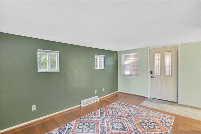 121 College Ave, Plum Boro, PA 15239