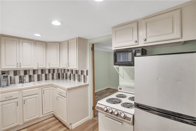 121 College Ave, Plum Boro, PA 15239