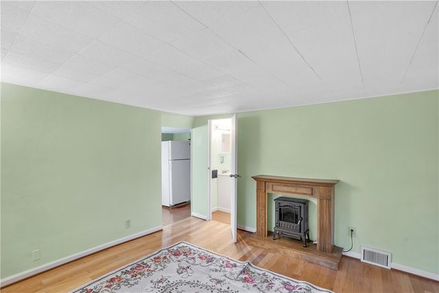 121 College Ave, Plum Boro, PA 15239