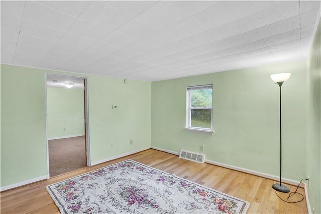 121 College Ave, Plum Boro, PA 15239