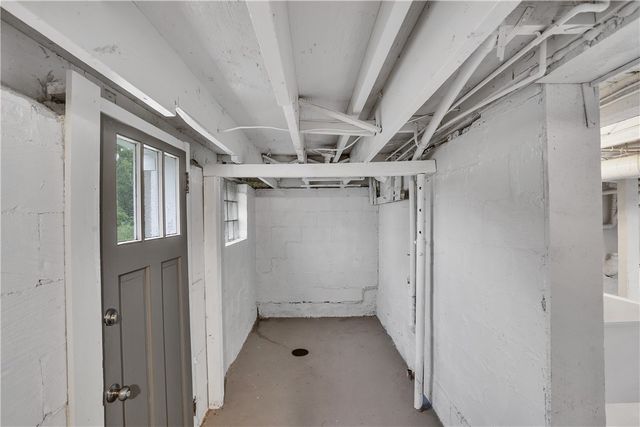 121 College Ave, Plum Boro, PA 15239