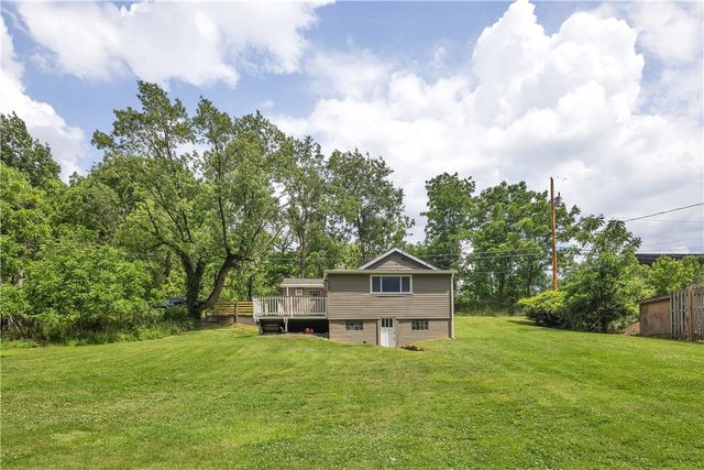 121 College Ave, Plum Boro, PA 15239