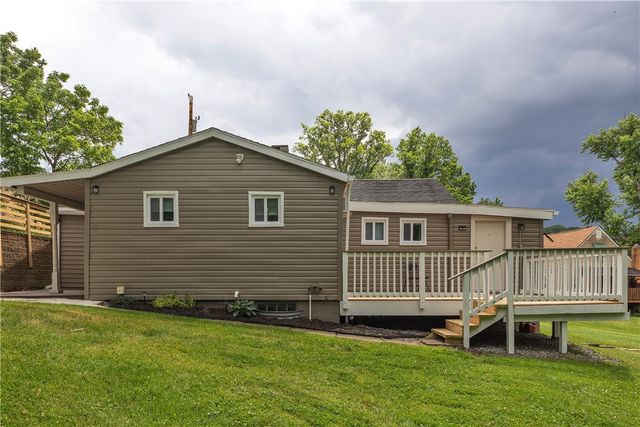121 College Ave, Plum Boro, PA 15239
