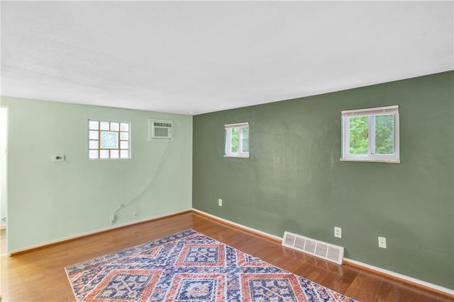 121 College Ave, Plum Boro, PA 15239