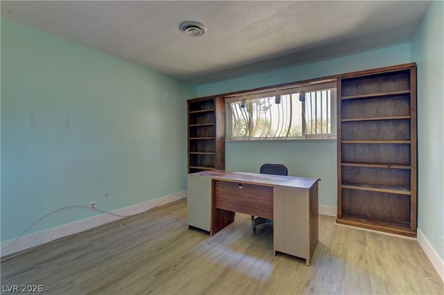 4204 Woodcrest Road, Las Vegas, NV 89121