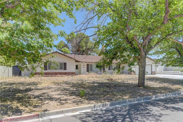 4204 Woodcrest Road, Las Vegas, NV 89121