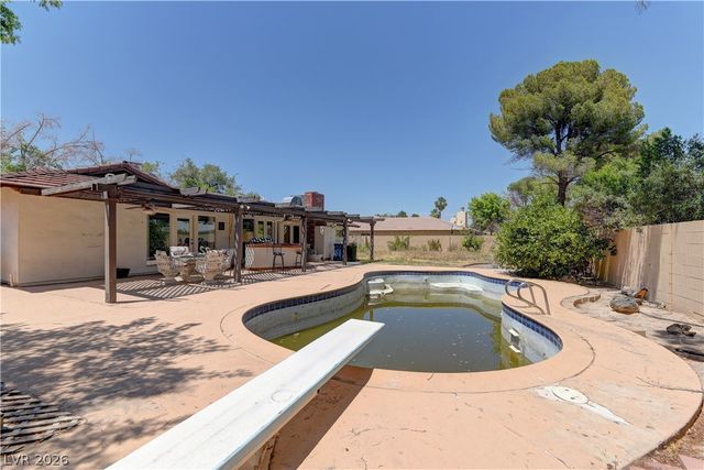 4204 Woodcrest Road, Las Vegas, NV 89121