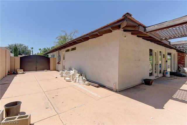 4204 Woodcrest Road, Las Vegas, NV 89121