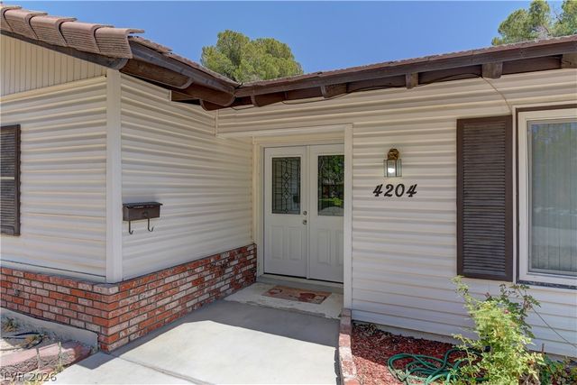 4204 Woodcrest Road, Las Vegas, NV 89121