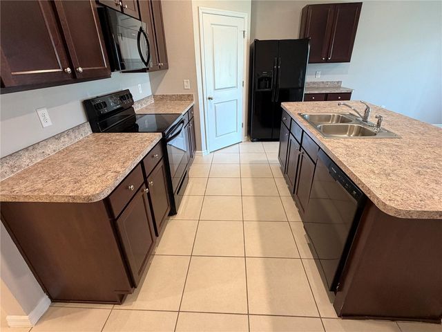 2822 NE 44TH ROAD, Ocala, FL 34470